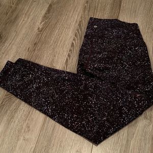 Like new lululemon purple starry pattern leggings - size 6